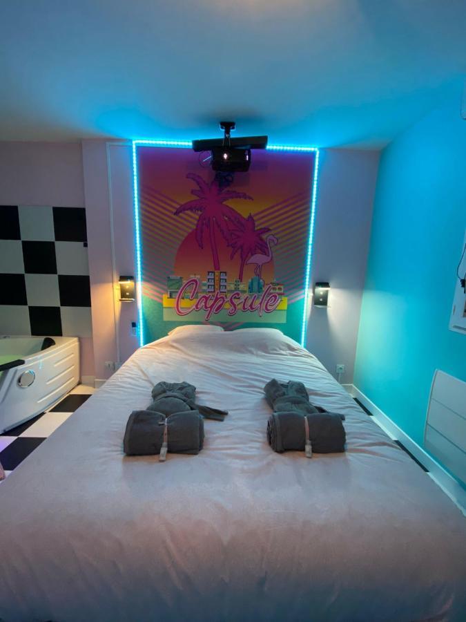 Apartment Capsule Miami Vice - Jacuzzi - Billard - Ecran Cinema & Netflix - Ping-pong - Nintendo & Jeux- Lievin