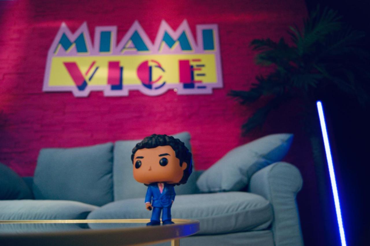 Capsule Miami Vice - Jacuzzi - Billard - Ecran Cinema & Netflix - Ping-pong - Nintendo & Jeux- *