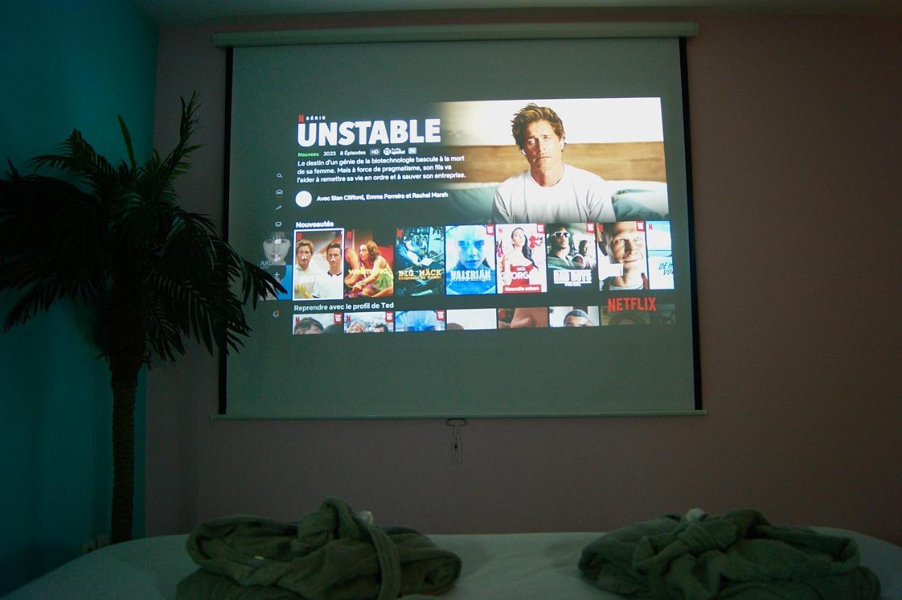 Capsule Miami Vice - Jacuzzi - Billard - Ecran Cinema & Netflix - Ping-pong - Nintendo & Jeux- *