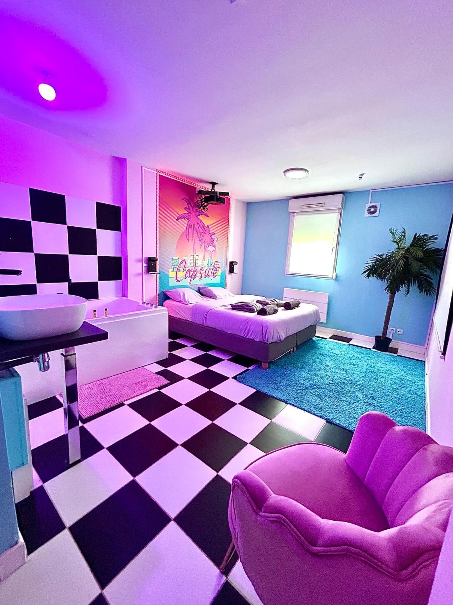 Capsule Miami Vice - Jacuzzi - Billard - Ecran Cinema & Netflix - Ping-pong - Nintendo & Jeux- Lievin